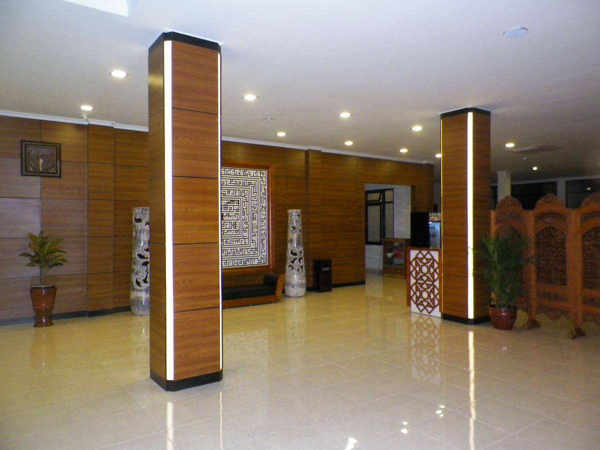 Multazam Hotel Solo Εξωτερικό φωτογραφία