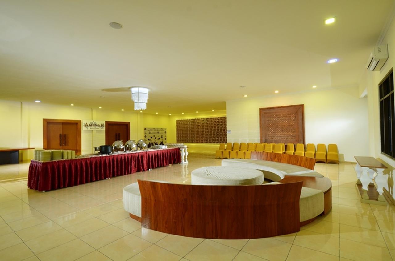 Multazam Hotel Solo Εξωτερικό φωτογραφία