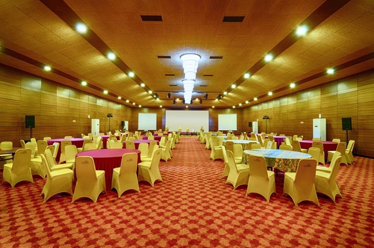 Multazam Hotel Solo Εξωτερικό φωτογραφία